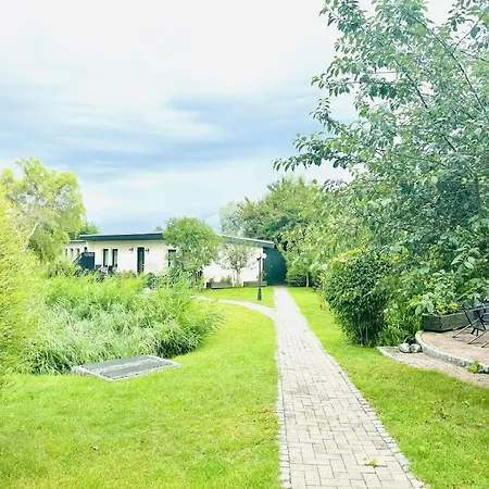 F-1112 Ferienwohnung Lobbe Haus strandnah, Terrasse-3